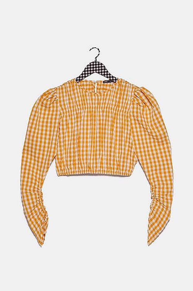 El top de conjunto de Zara cuesta 22,95 euros y hay tallas desde la XS hasta la XXL.