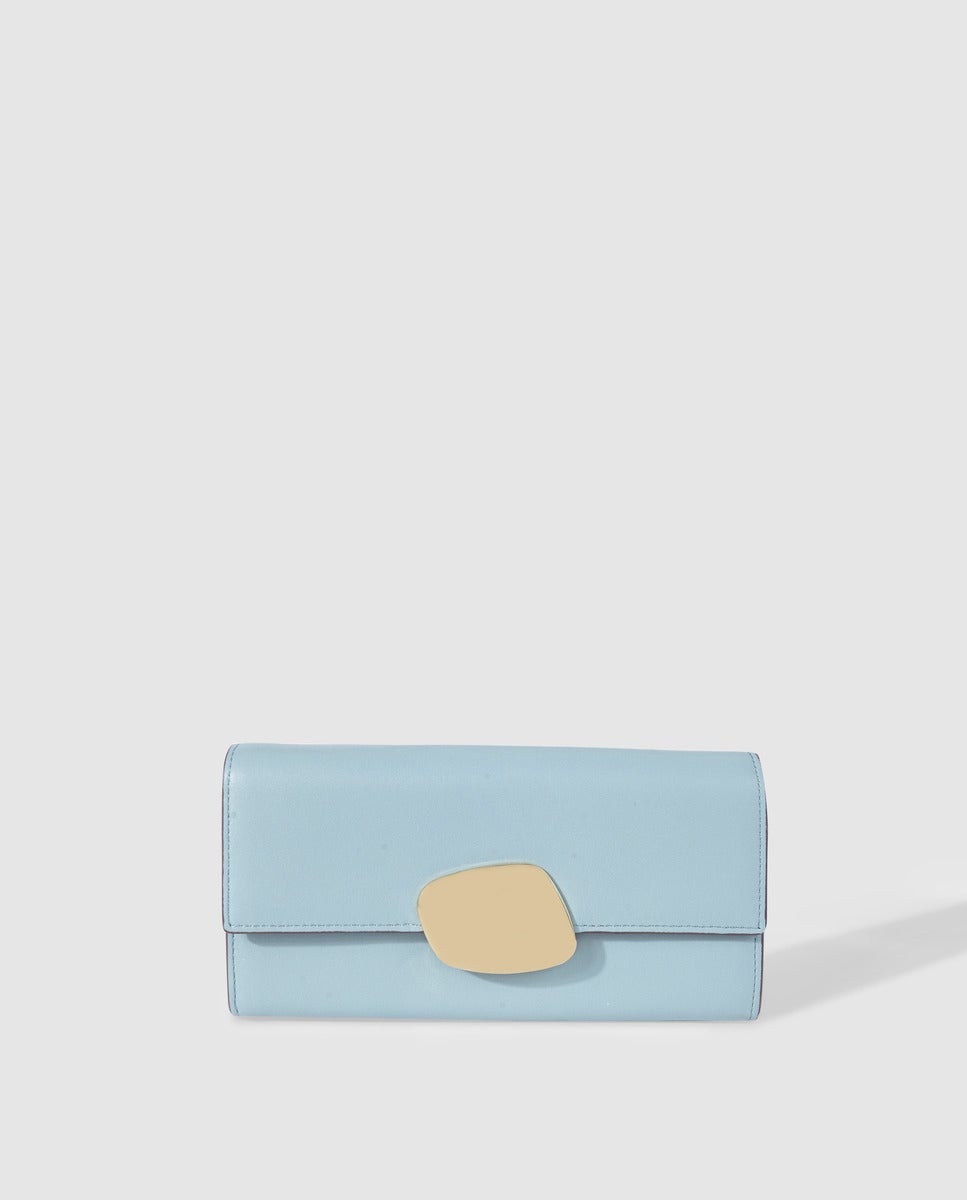 Cartera de mano, de Gloria Ortiz (69 €).