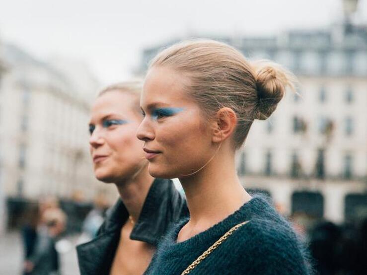 Fotos: Ocho sprays fijadores de maquillaje que vamos a probar en casa (y querremos estrenar en cuanto salgamos a la calle)