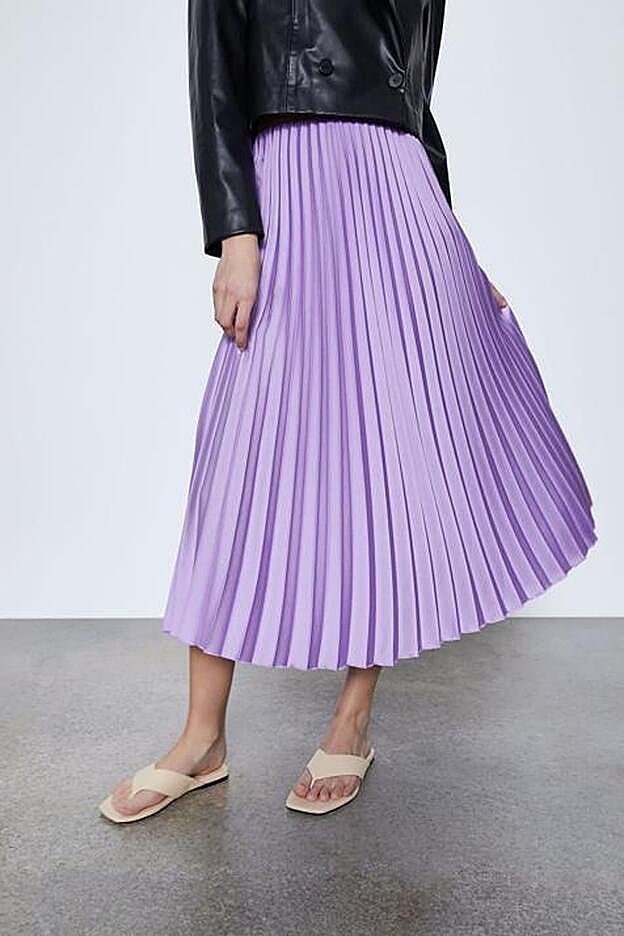 Cuesta 25,95 euros y puedes añadirla a tu carrito de la compra virtual en cualquier talla, de la XS a la XL.