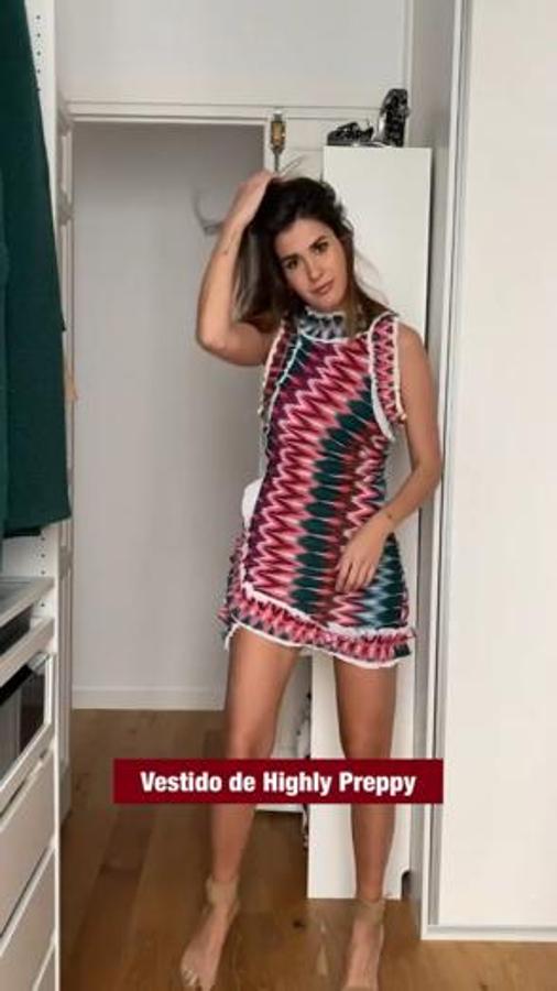 ¿Buscando un minivestido original? Ficha este de Highly Preppy sin mangas y con un estampado de rayas asimétrico que sienta ideal.