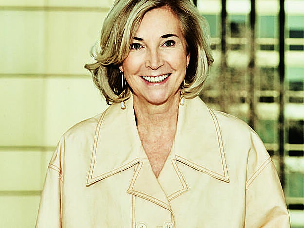 Total look de Fendi y pendientes de Bornay Creations.