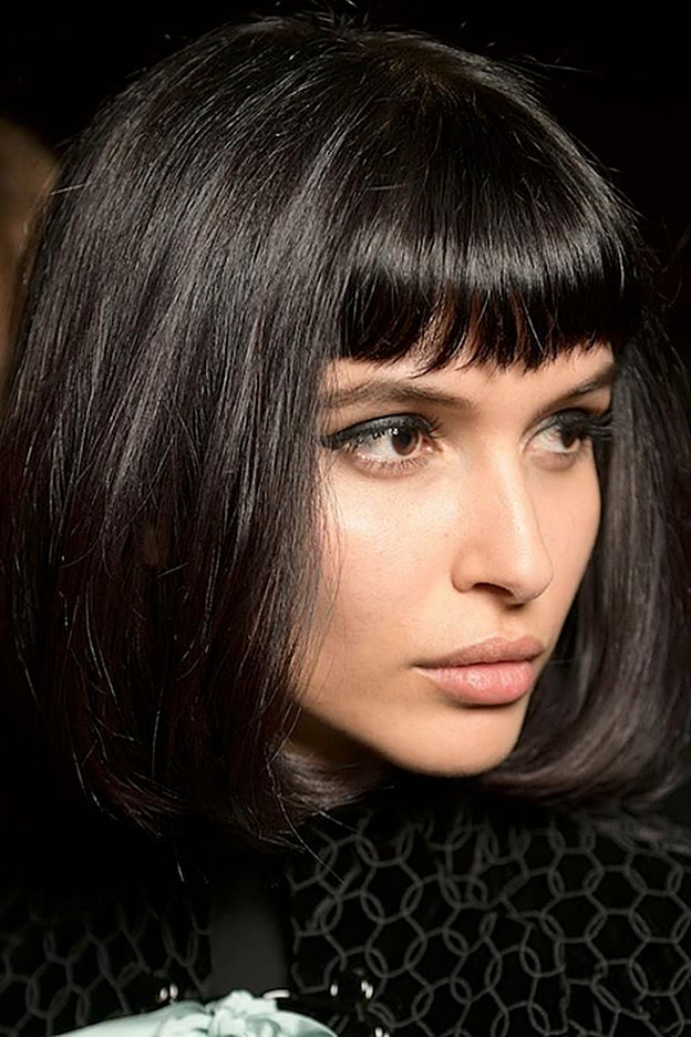 Para estos flequillos rectos, la precisión milimétrica es imprescindible.