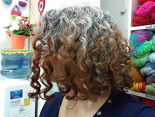 SI la cosa se alarga puedesprobar a ver como te quedan las canas.