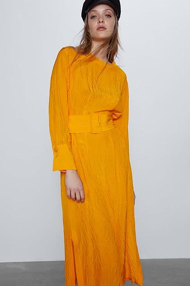 Espectacular vestido color naranja de la nueva colección de Zara.