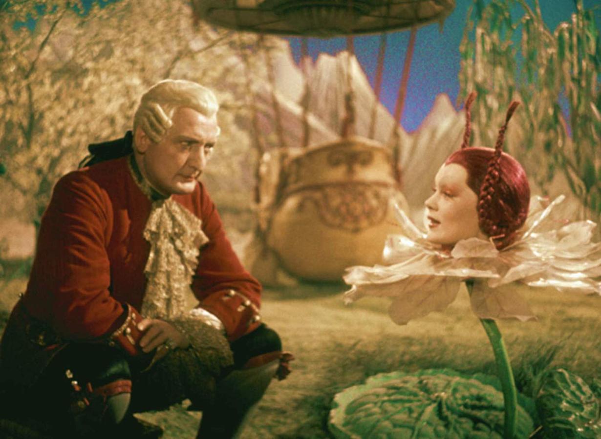 Una locura del Monty Phython, Terry Gilliam, abarrotada de narrativas teatrales y saltos temporales, que acostumbraran al pequeño a que no todas las narraciones son lineales. El surrealismo de la historia y la estética abigarrada le conducirán a un mundo mágico. Disponible en Rakuten y Google Play.