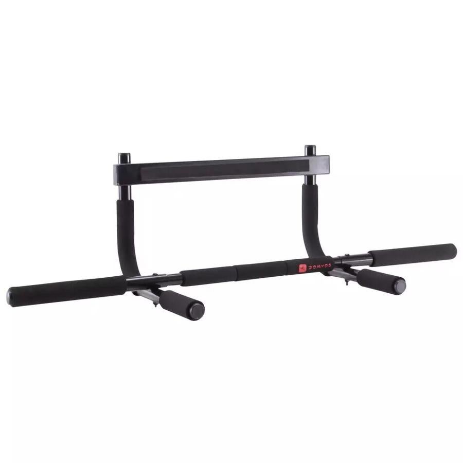 Con esta barra podrás hacer ejercicios de musculación con el peso de tu propio cuerpo: tracciones, flexiones… Se fija con topes de seguridad a un marco de puerta. Tiene un precio de 19,99 euros.