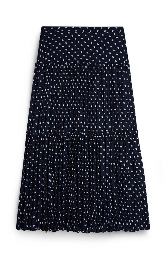 No hay colección de primavera que se precie que no  incluya los lunares . Y por eso esta falda podría estar ya en nuestro armario de tendencias si pudiéramos hacer un pedido online en Primark (18 euros).