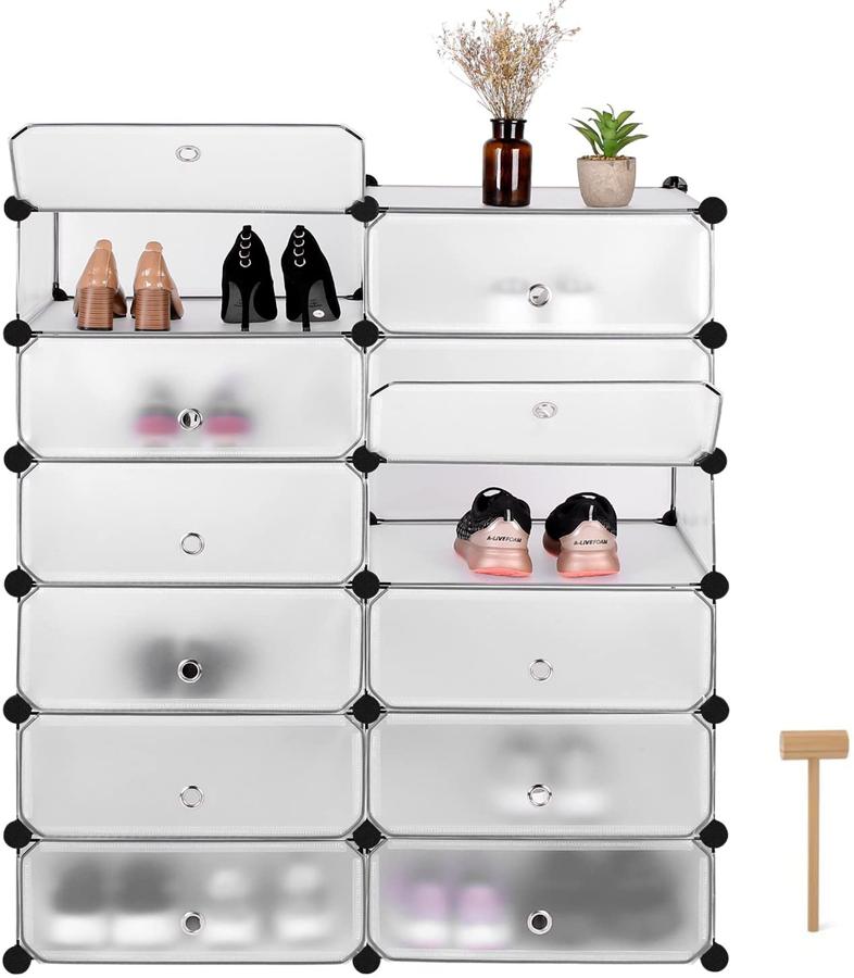 Los paneles están hechos de resina y son modulares es decir puedes ir añadiendo los cubos que quieras. El diseño de  este zapatero  lo hace polivalente para cualquier ambiente de la casa. Es muy cómodo y práctico.