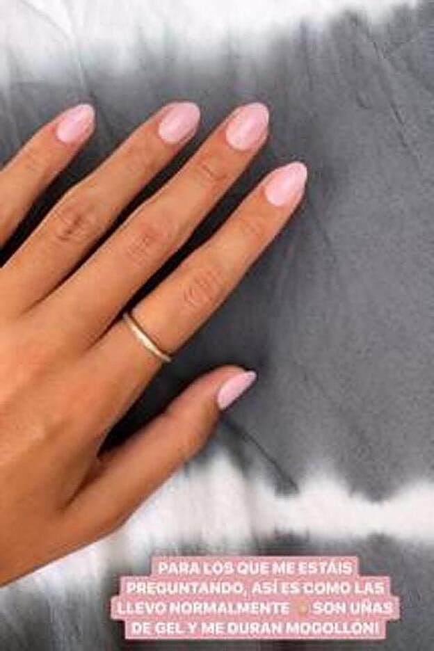 Las uñas de gel que Marta Lozano llevaba antes de que comenzara el confinamiento.