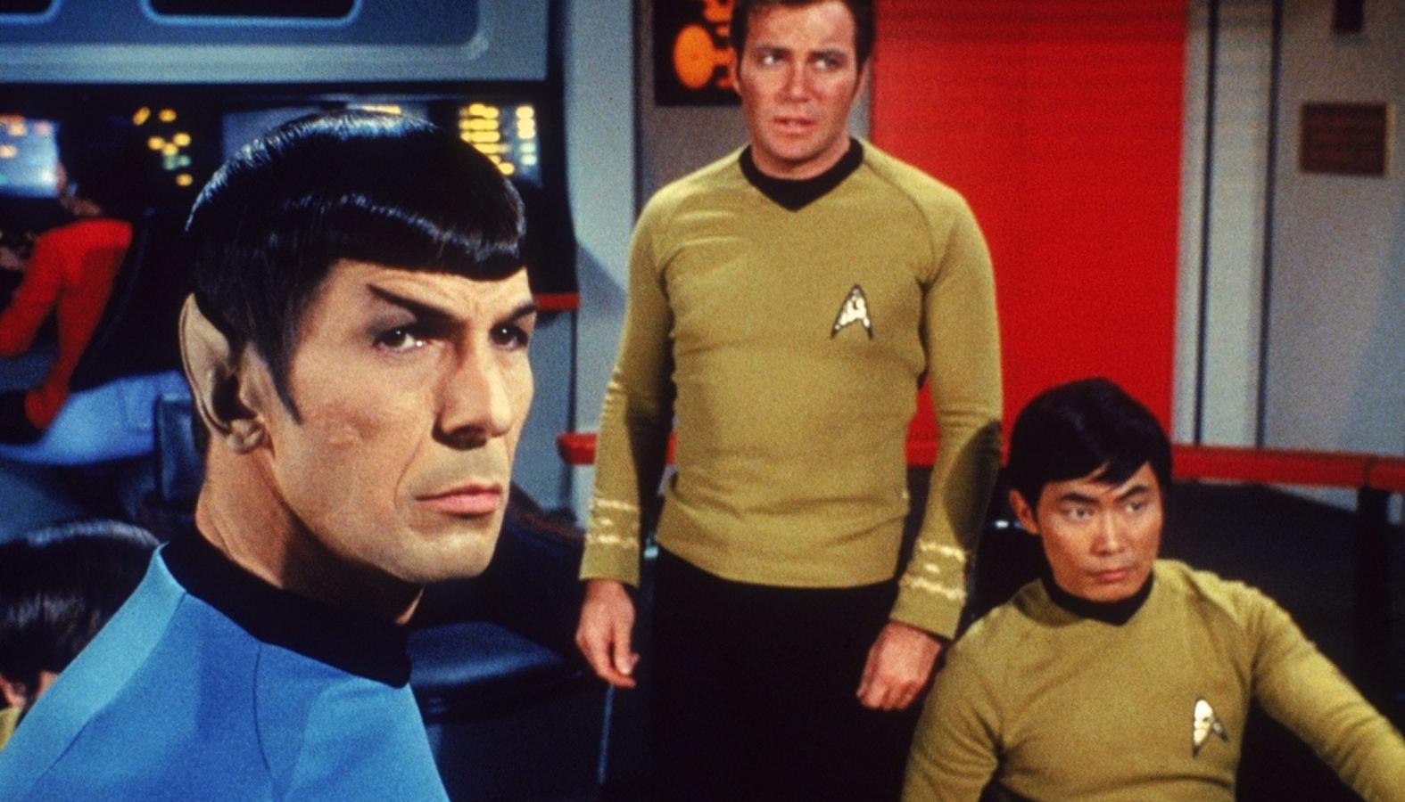 El origen de esta saga se encuentra en la serie de televisión que se emitió en 1966 a la que siguieron otras tantas series derivadas, la franquicia de películas y una serie de animación. Otra de las gallinas de oro de la historia del cine.