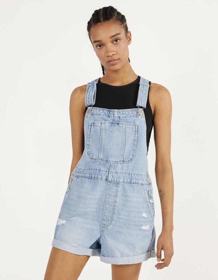 Versión short, de Bershka (19,99 €).