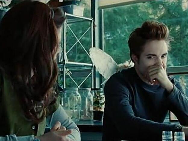 Aleja esos gérmenes de mí, mortal. Edward Cullen (Robert Pattinson) en 'Crepúsculo'