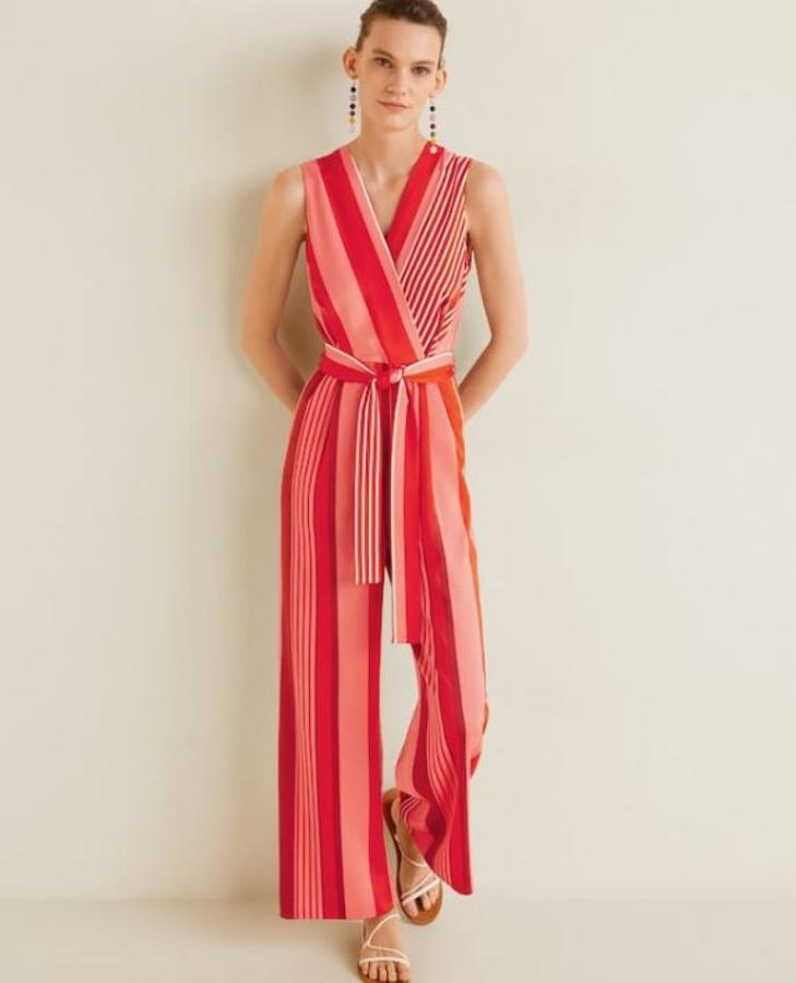 Mono a rayas rojas y rosas de Mango Outlet, (25,99 euros).