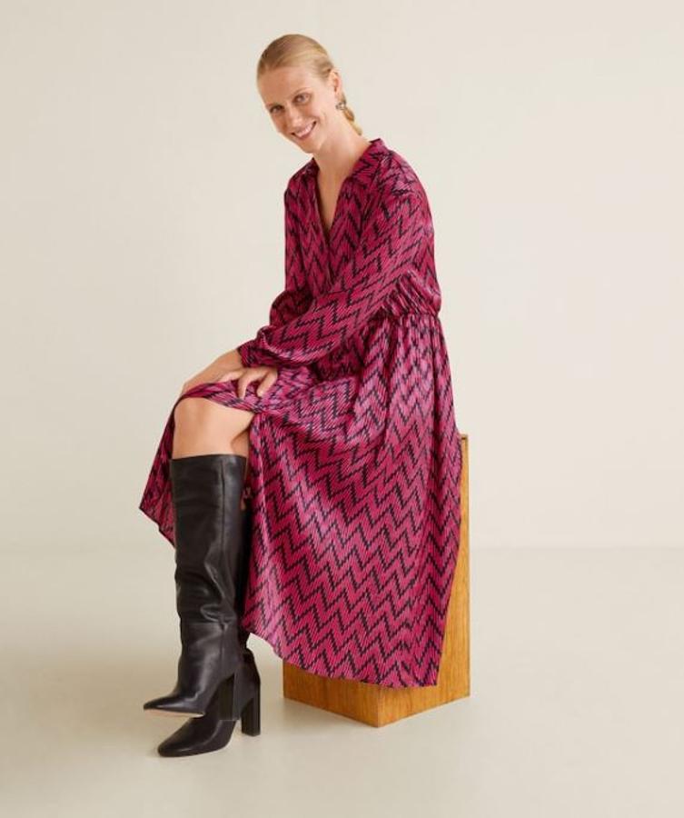 Vestido midi de manga larga con escote de camisa en fucsia, de Mango Outlet, (25,99 euros).