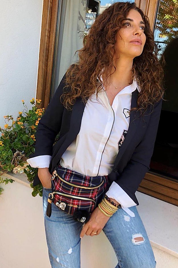 Una versión de la melena rizada de Mariló, con el rizo más definido.