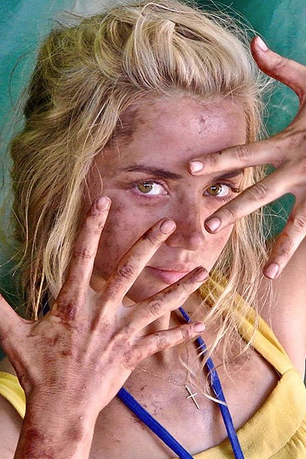 Ana de Armas, caracterizada para las escenas más duras de la película: las del atentado terrorista en Bagdad.