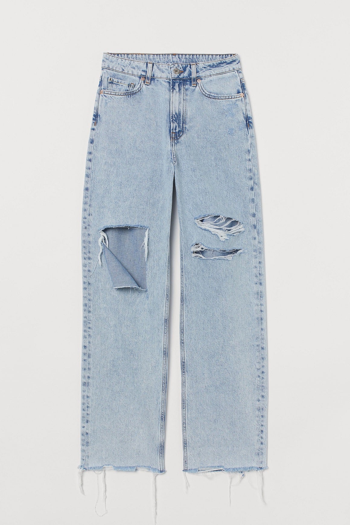 Añade a tu armario unos pantalones rotos para elevar cualquier look. Ficha estos Loose Straight High Jeans de H&M. (29,99 euros).
