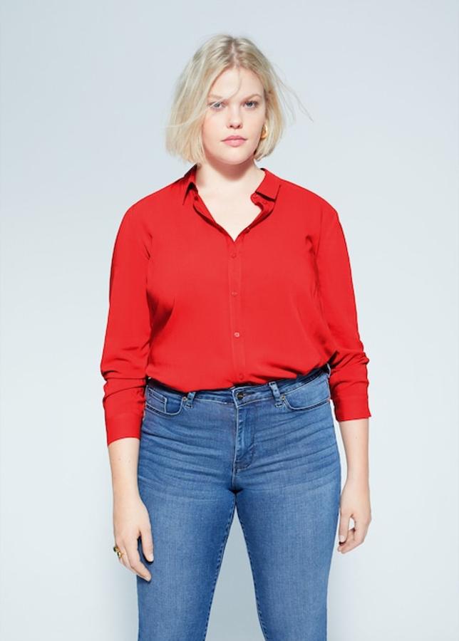 Camisa roja de botones de Violeta, (13,99 euros).