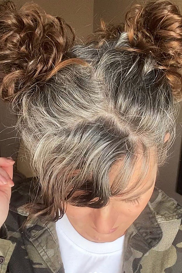 Si le damos una oportunidad de crecimiento a las canas, nos puede sorprender el tono que conseguimos al matizarlas.