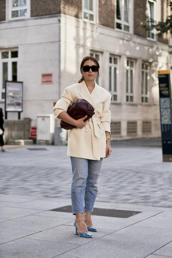 Los de corte tobillero casan a la perfección con unos zapatos joya.
