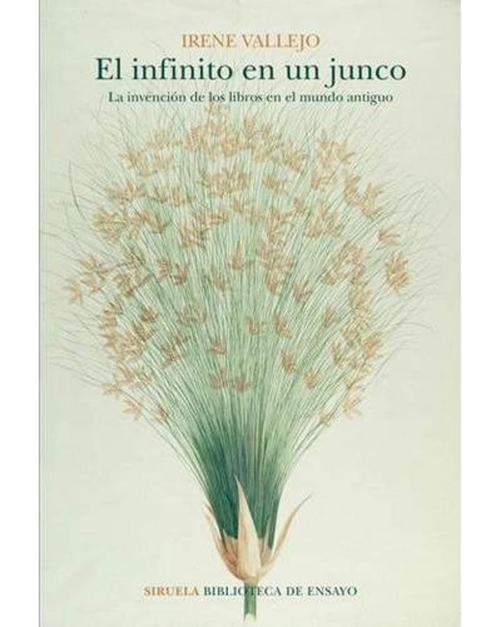 Cada 23 de abril te llenas de dudas. La biblioteca de tu padre es tan grande, que crees que ya se ha leído todo los libros sobre la faz de la tierra. ¿Y si pruebas con algo nuevo? "El infinito en un junco" de Irene Vallejo hace un recorrido sobre la vida del libro y todos aquellos que han hecho posible su superviviencia en los últimos 30 siglos. 23,70 euros.