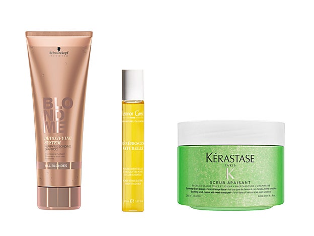 Sistema Detox Champú Bonding Purificante Blondme de Schwarzkopf Professional (14,15 €). Aceite capialr Régénérescence Naturelle de Leonor Greyl (29 €). Scrub Apaisant de Kérastase (42 €).