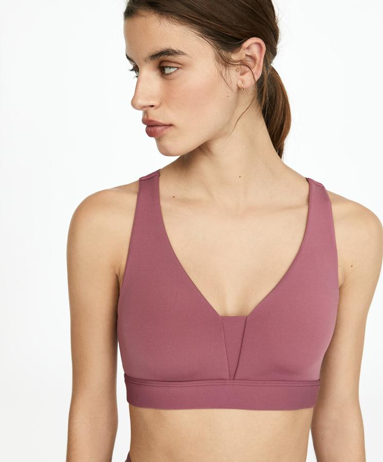 Sujetador deportivo de la colección Join Life de las rebajas de Oysho (20,99 euros).