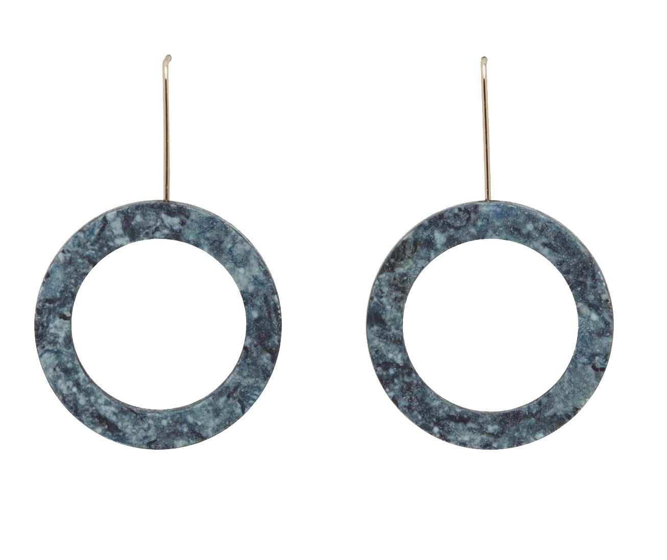Pendientes de Denimite, de COS (39 €).