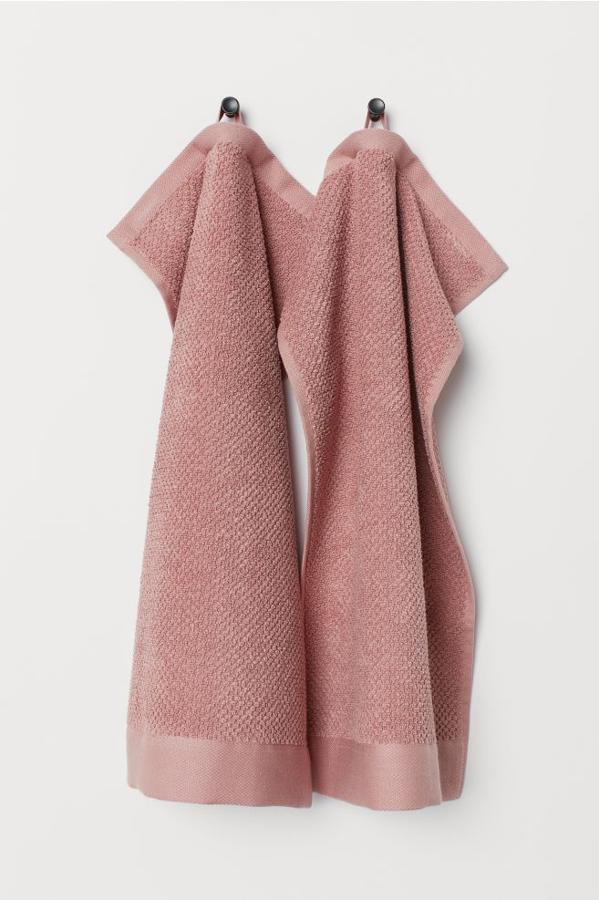 Toalla con ribete liso, (4,99 euros).