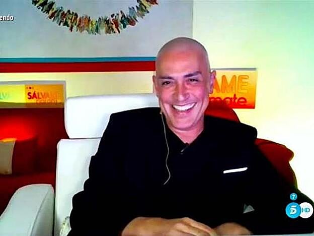 Esta es la imagen de cuarentena de Kiko Hernández, con a cabeza rapada al cero.