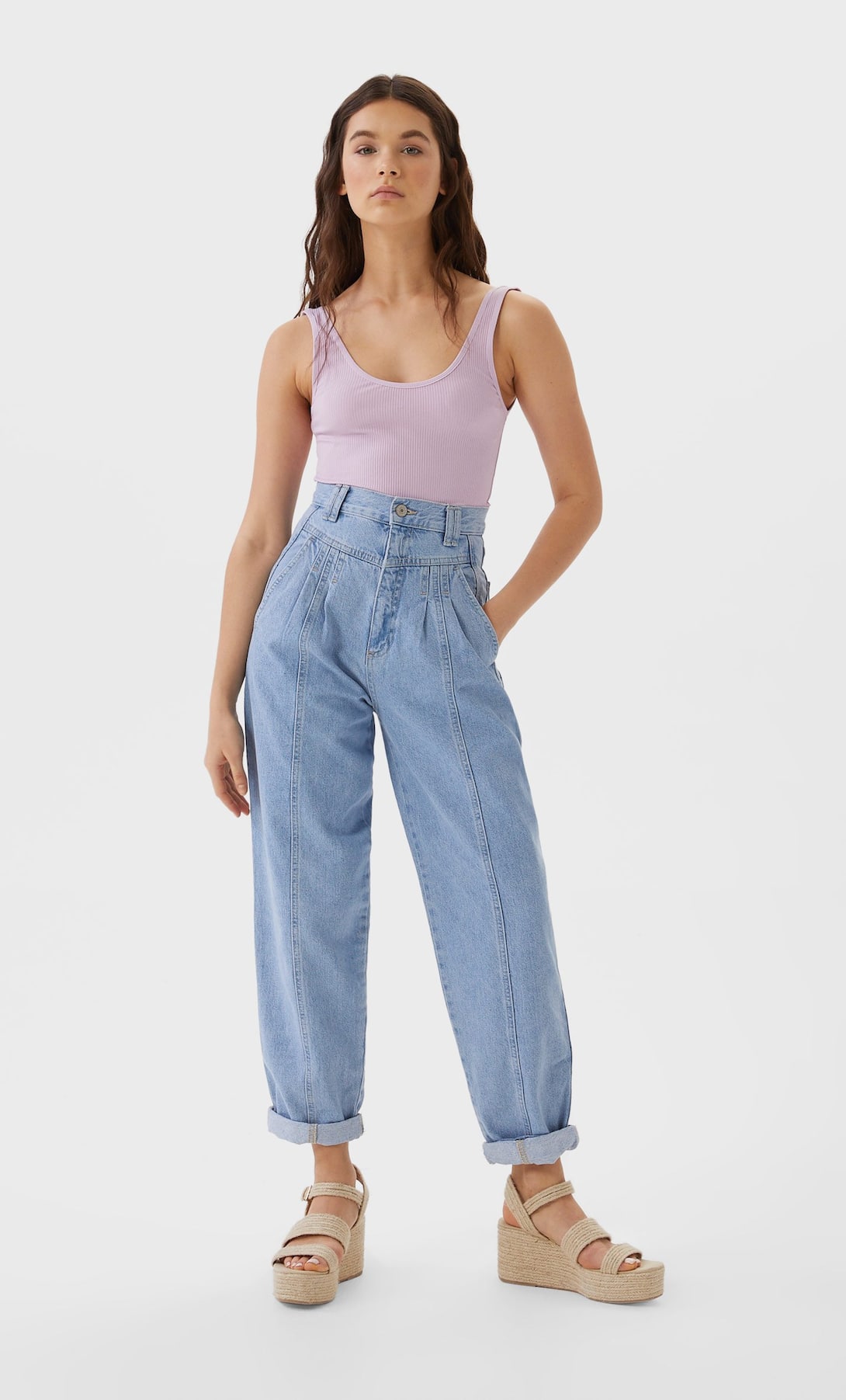 Lo mismo nos ha ocurrido con estos jeans slouchy vintage de la nueva colección de Stradivarius. (25,99 euros).
