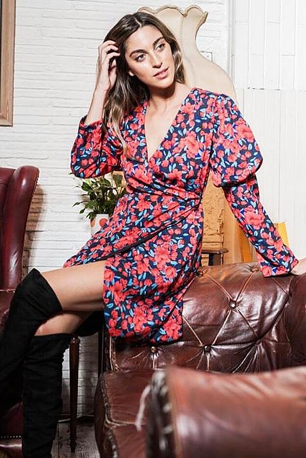 Vestido de flores con manga abullonada de Llámame loca que está arrasando gracias a Alba Carrillo.