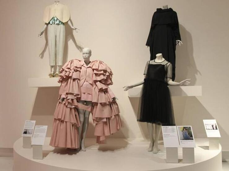Fotos: Diez exposiciones de moda que puedes visitar online desde la comodidad de tu casa