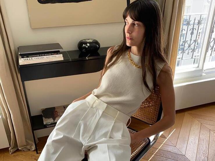 Fotos: La chica francesa con más estilo de Instagram tiene las claves para vestir con básicos cómodos en casa y no caer en el pijama