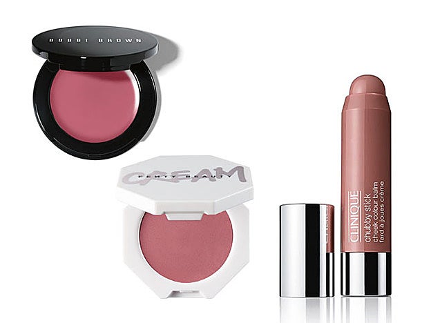 Pot Rouge For Lips & Cheeks de Bobbi Brown (33 €). Cheeks Out Freestyle Cream Blush de Fenty Beauty (22 €). Chubby Stick Cheek Colour Balm de Clinique (29 €).