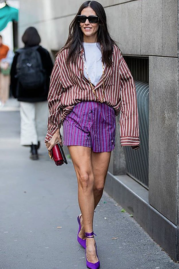 Fantásticos shorts morados, que podrían pasar por un boxer de hombre.