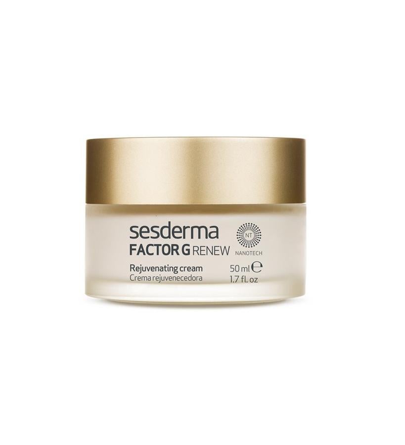 Contiene siete factores de crecimiento de origen biotecnológico vegetal, que activan los mecanismos de regeneración de la piel para multiplicar por 3 la síntesis de colágeno y elastina. Combate flacidez y arrugas, nutre e hidrata.  Factor G Renew de Sesderma  (49,95 €).