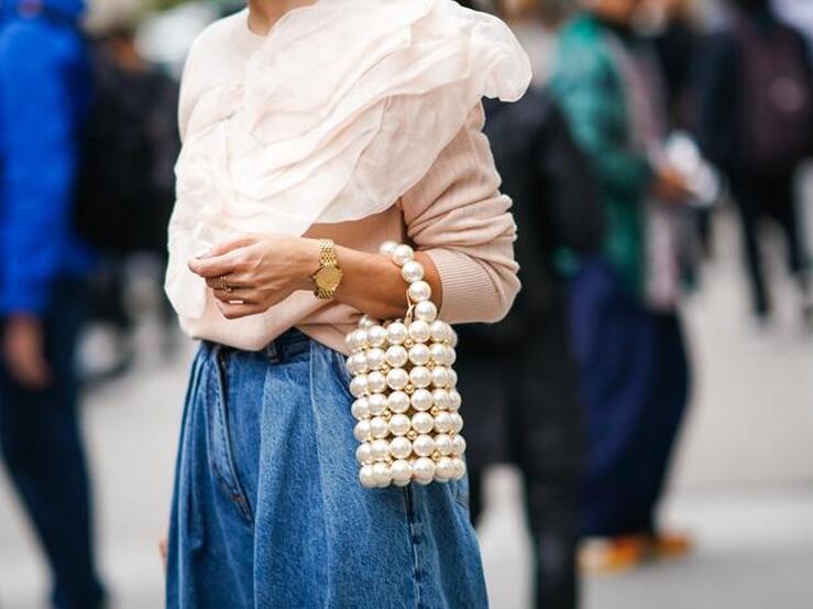 Fotos: Las faldas midi que mejor sientan son las vaqueras y tenemos las 10 más bonitas para verano