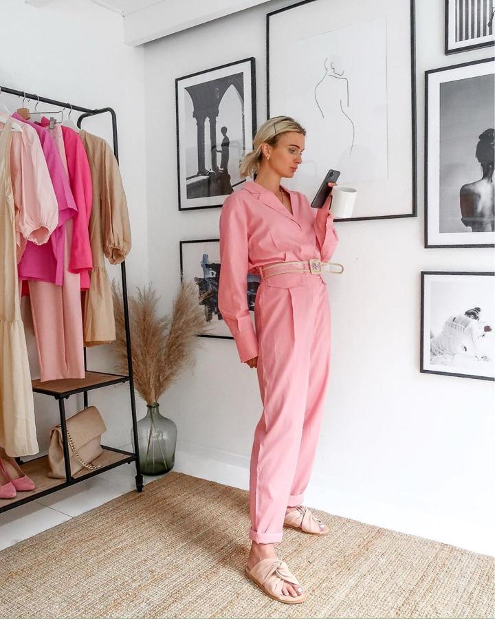 Los monos 'worker' siguen en pie de guerra pero esta vez, elige uno en un tono inesperado y no el clásico caqui o verde militar.