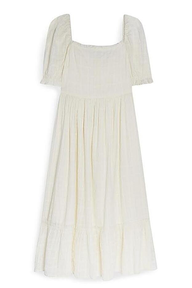 Vestido blanco midi de tejido rústico, de Primark (22 euros).