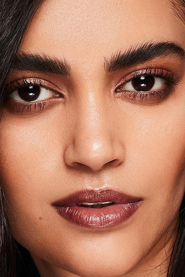 El efecto ombré se consigue regulando la intensidad de color del labial en la zona interior o exterior de los labios.