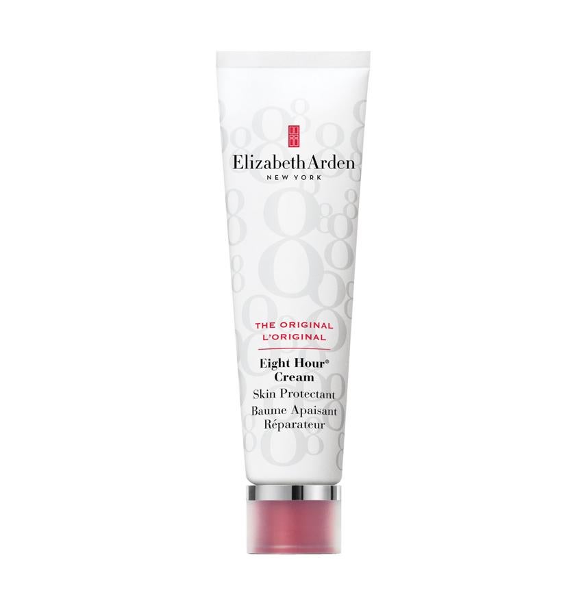 Creado hace ochenta años, combina petrolato, que forma una barrera protectora y aporta hidratación, con betahidroxiácido, antiinflamatorio y calmante, y vitamina E, que es un antioxidante biológico.  Eigth Hour Cream Skin Protectan de Elizabeth Arden  (35 €).