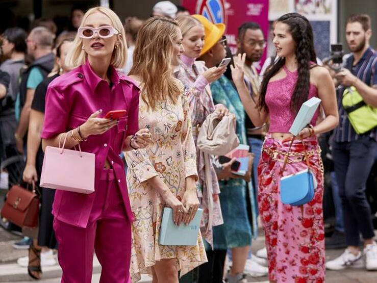 Fotos: Estos son los complementos súper tendencia que no pueden faltar en tus looks de verano