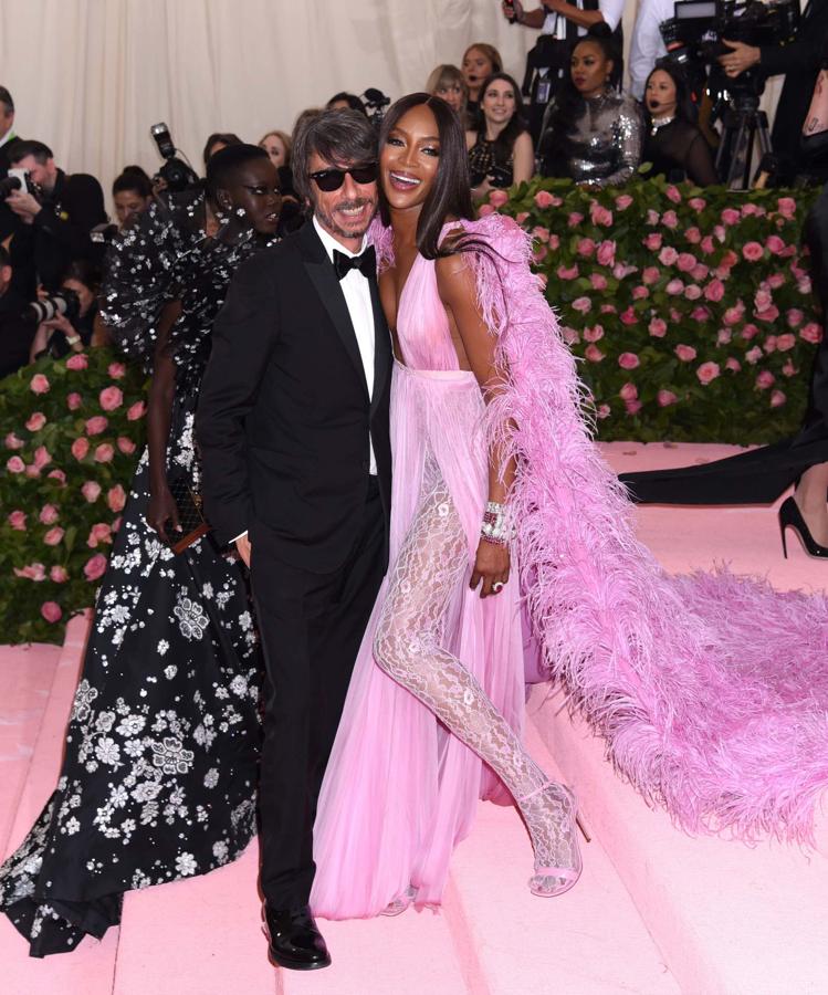 Con Pierpaolo Piccioli, director creativo de Valentino, con un vestido hecho a medida por él en la Gala del Mer de 2019.
