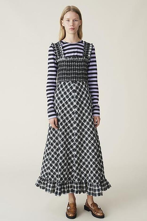 Vestido de la firma dansea Ganni (245 euros).