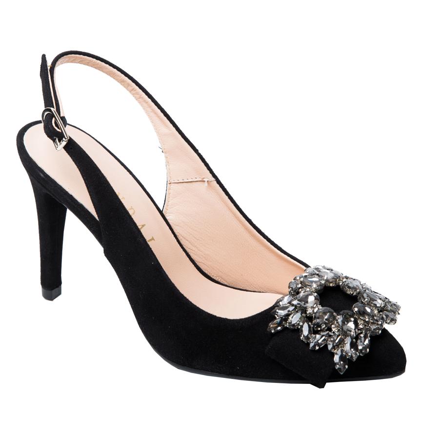 Los capricornio son personas fuertes y resistentes ante cualquier situación, por eso tienen este color negro de aura que resalta su valentía y persistencia.