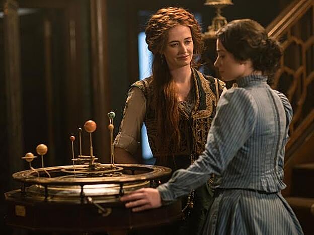 La astrología, el factor mágico de 'Las luminarias'