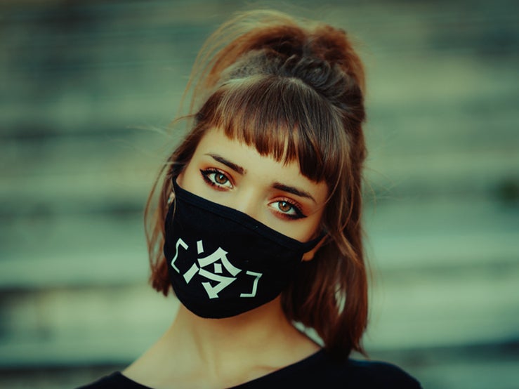 Fotos: Nueve sprays fijadores de maquillaje perfectos para evitar manchas en tu mascarilla