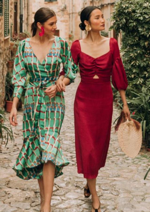 En Vanderwilde apuestan por los estampados y los vestidos de cortes muy favorecedores como estos (273 euros).